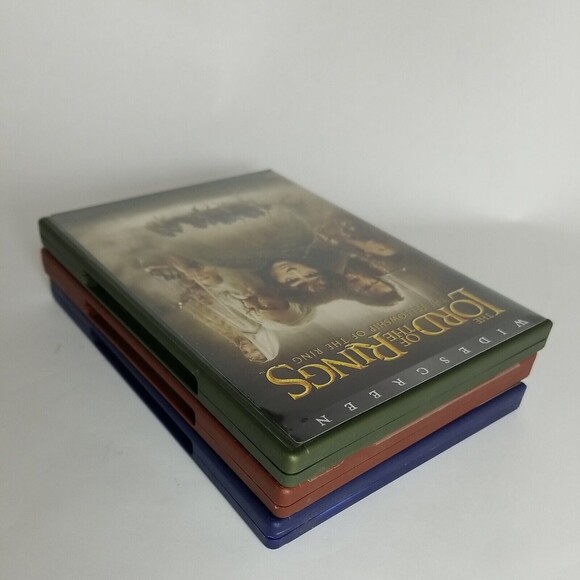 Lord of the Rings Trilogy Widescreen 6 disk set with special bonus features - Picture 4 of 4